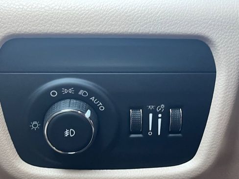 New 2025 Jeep Grand Cherokee L Limited image 12