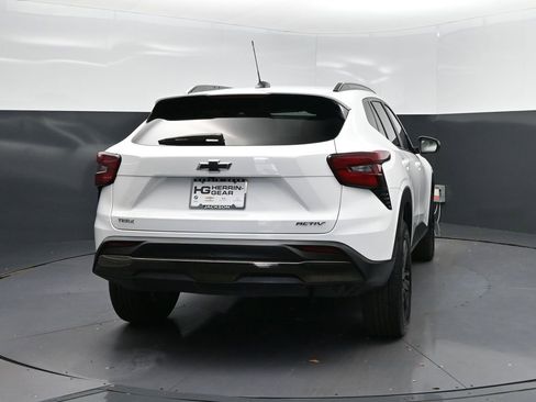 Used 2024 Chevrolet Trax ACTIV w/ Driver Confidence Package image 7