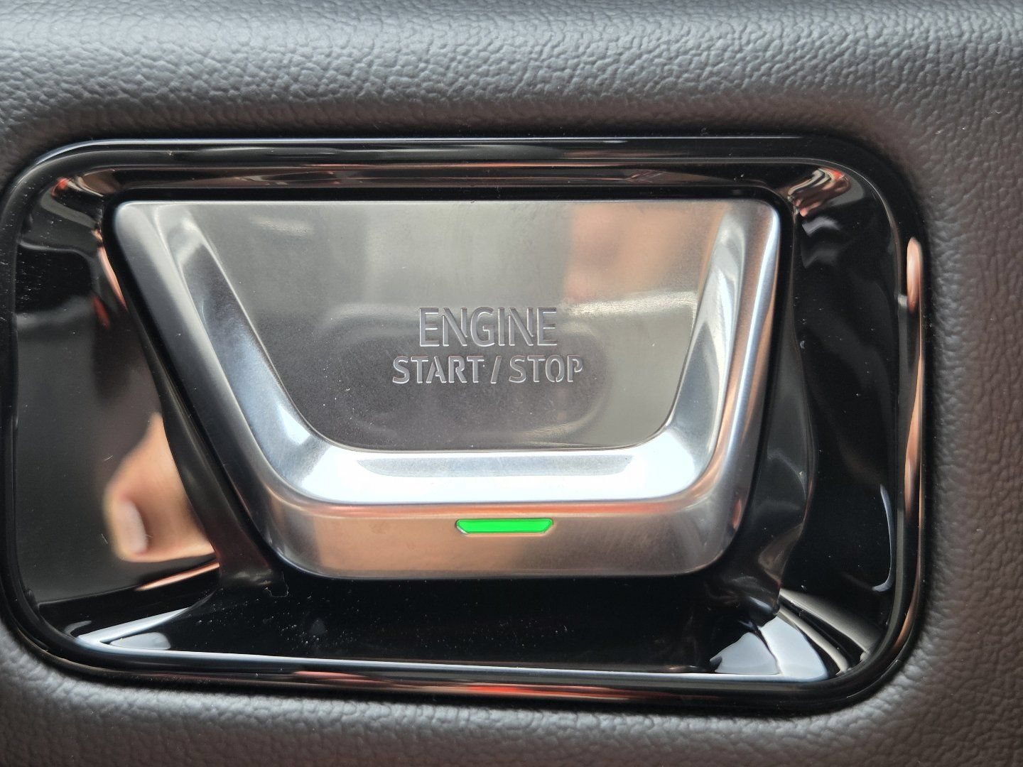 New 2026 GMC Yukon Denali w/ Sun & Power Step Package AWD/4WD image 38