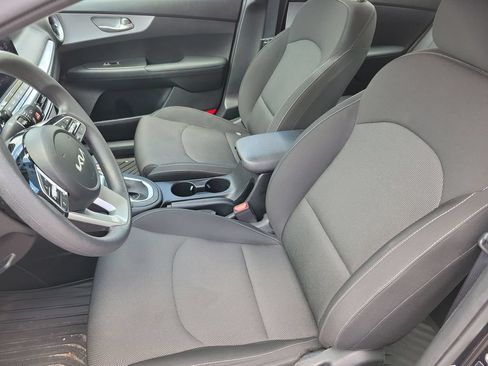 Used 2024 Kia Forte LXS w/ LXS Technology Package FWD image 10
