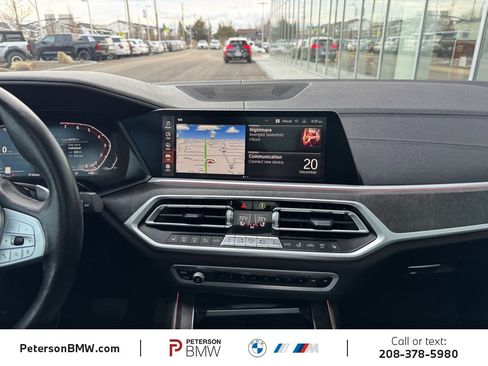 Used 2022 BMW X7 xDrive40i w/ Premium Package image 11
