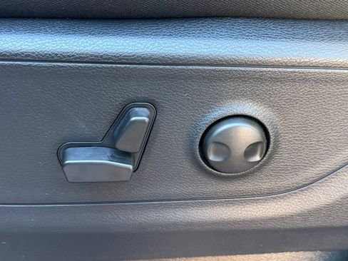 New 2026 RAM 1500 4x4 Crew Cab image 17