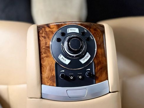 Used 2011 Rolls-Royce Ghost RWD image 38