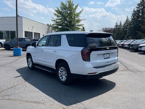 Used 2025 Chevrolet Tahoe LT AWD/4WD image 3