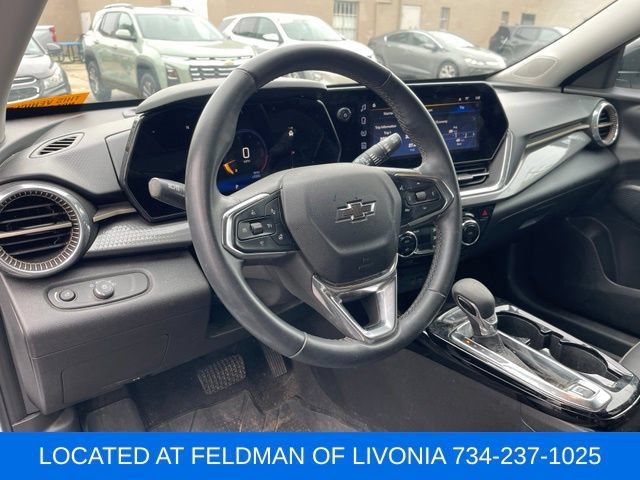 Used 2024 Chevrolet Trax ACTIV w/ Sunroof Package FWD image 7