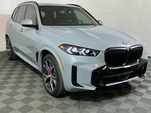 New 2026 BMW X5 xDrive50e image 4