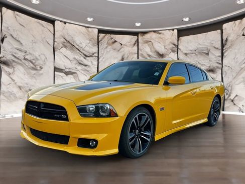 Used 2012 Dodge Charger SRT8 Super Bee w/ Driver Convenience Group II RWD image 4