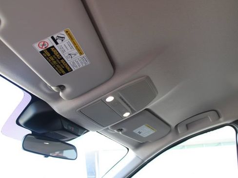 Used 2025 Nissan Kicks SR FWD image 18