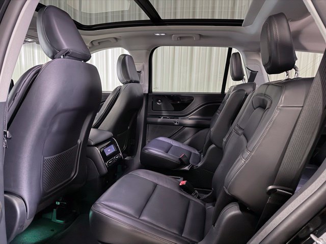 Used 2025 Lincoln Aviator Reserve w/ Illumination Package RWD image 13