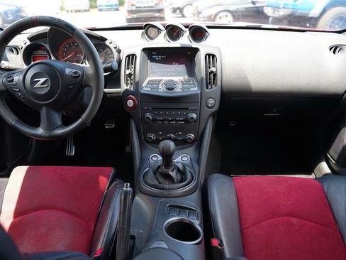 Used 2015 Nissan 370Z NISMO RWD image 2
