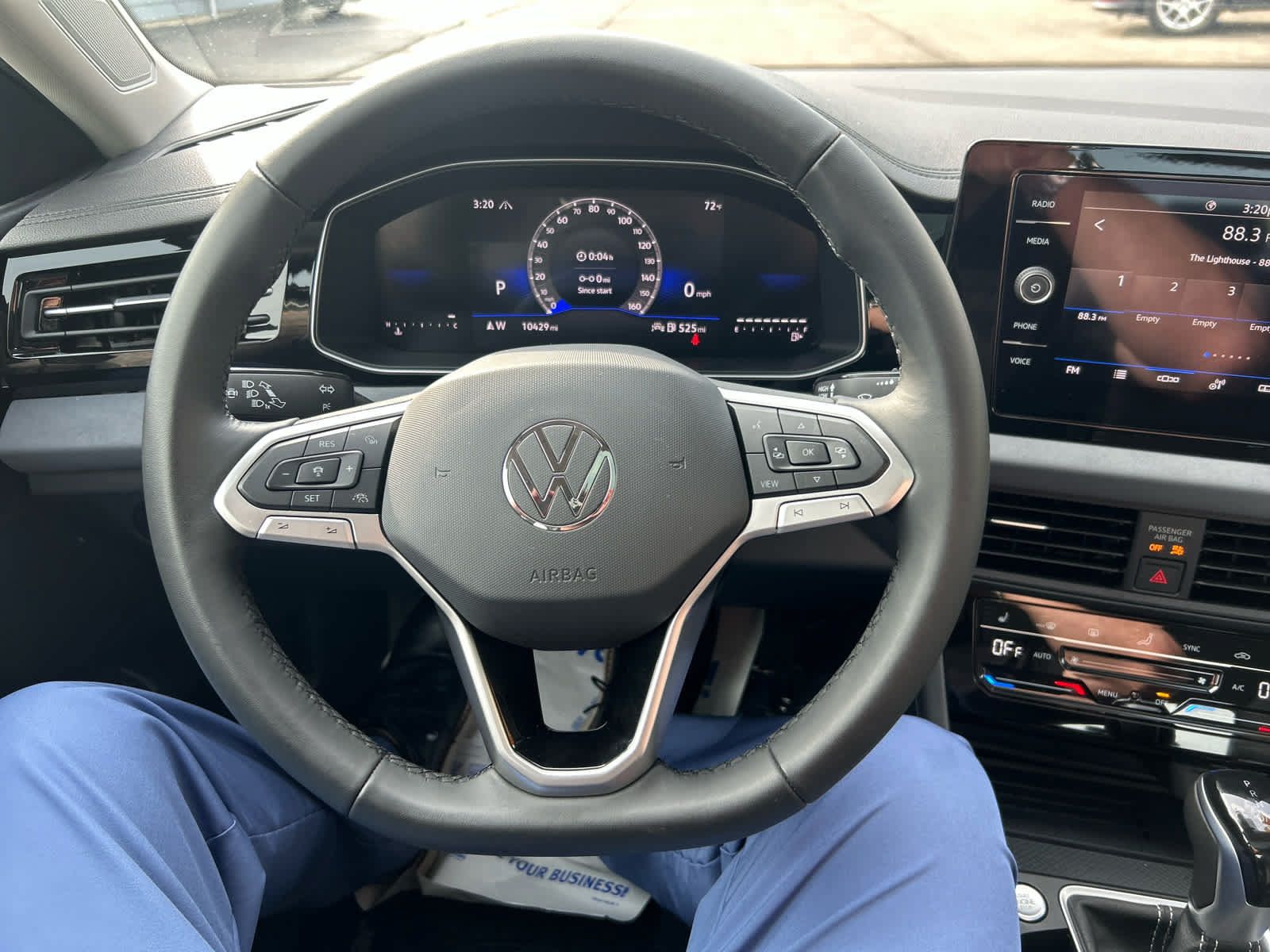 Used 2026 Volkswagen Jetta SE FWD image 16