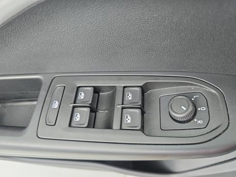 Certified 2023 Volkswagen Taos S FWD image 27