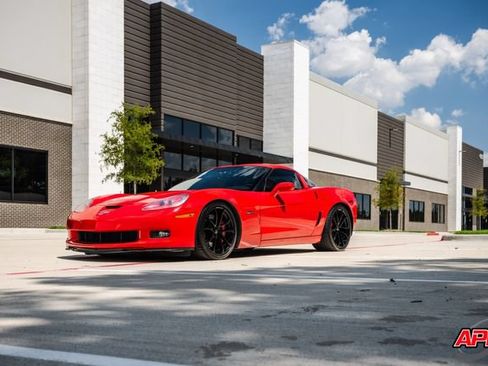 Used 2013 Chevrolet Corvette Z06 w/ 3LZ Preferred Equipment Group RWD image 56