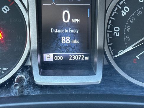 Used 2023 Toyota Tacoma SR w/ Trail Edition image 23