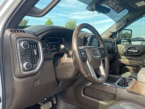 Used 2022 GMC Sierra 2500 Denali w/ Denali Ultimate Package AWD/4WD image 11