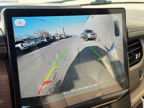 Used 2022 Ford Expedition Limited image 15