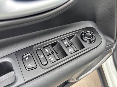 Used 2022 Jeep Renegade Latitude image 34