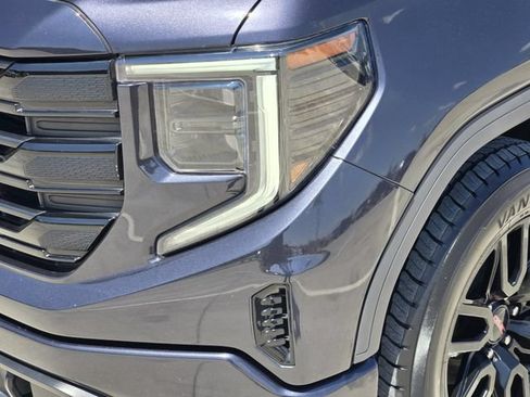 Used 2022 GMC Sierra 1500 Elevation RWD image 9