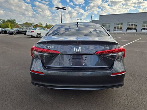 Used 2022 Honda Civic EX image 4