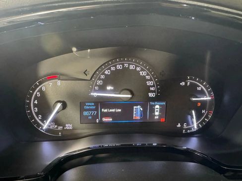 Used 2018 Cadillac XT5 AWD image 14