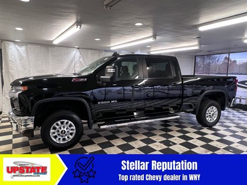 Used 2022 Chevrolet Silverado 2500 LT w/ Z71 Off-Road Package image 6