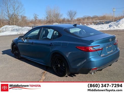 Certified 2025 Toyota Camry SE image 5