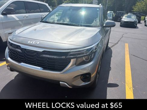 Used 2024 Kia Seltos S AWD/4WD image 4