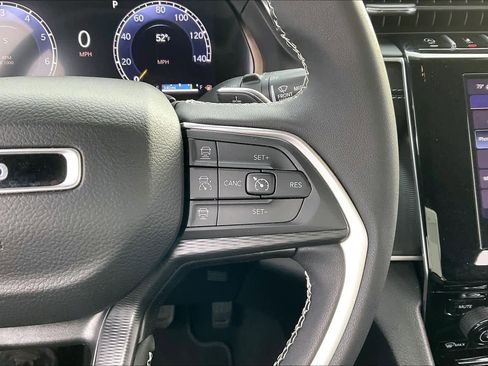 Used 2025 Jeep Grand Cherokee L Altitude image 23