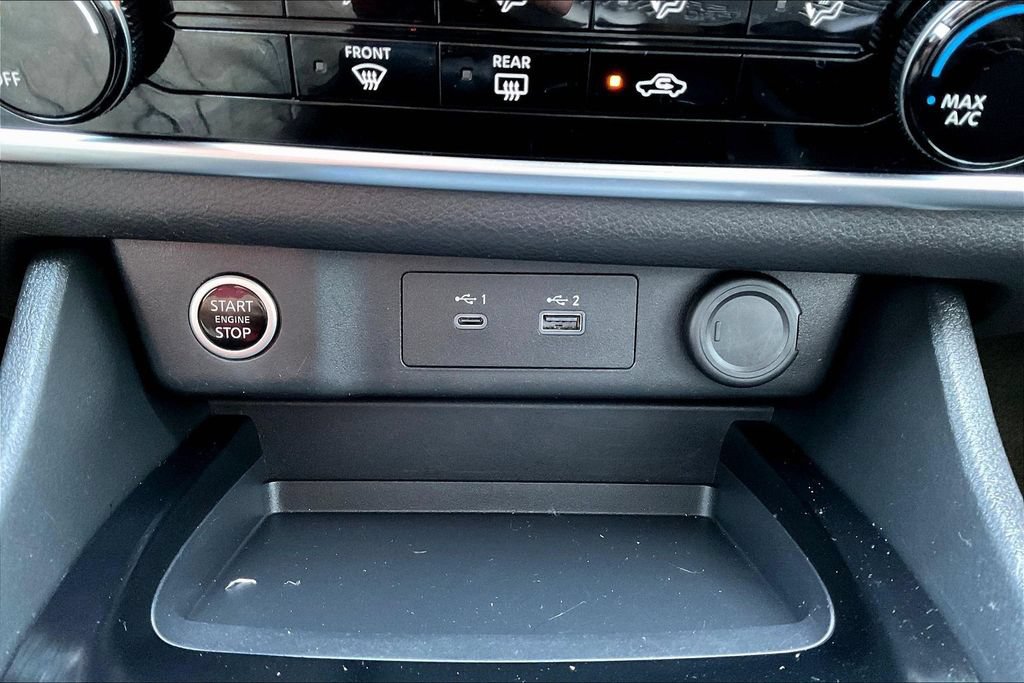 Used 2023 Nissan Rogue S AWD/4WD image 14