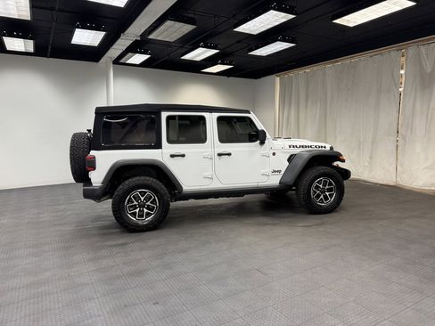 Used 2024 Jeep Wrangler Unlimited Rubicon w/ Convenience Group image 6