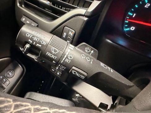 Used 2019 Chevrolet Tahoe Premier AWD/4WD image 32