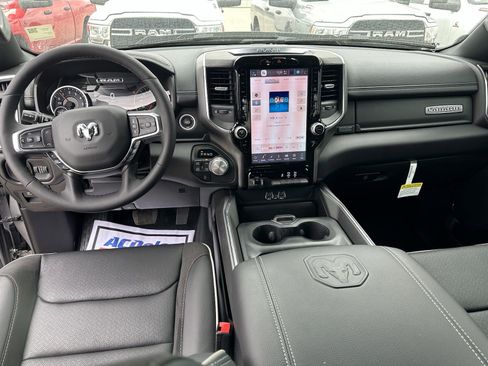 Used 2025 RAM 1500 Laramie w/ Sport Appearance Package AWD/4WD image 15