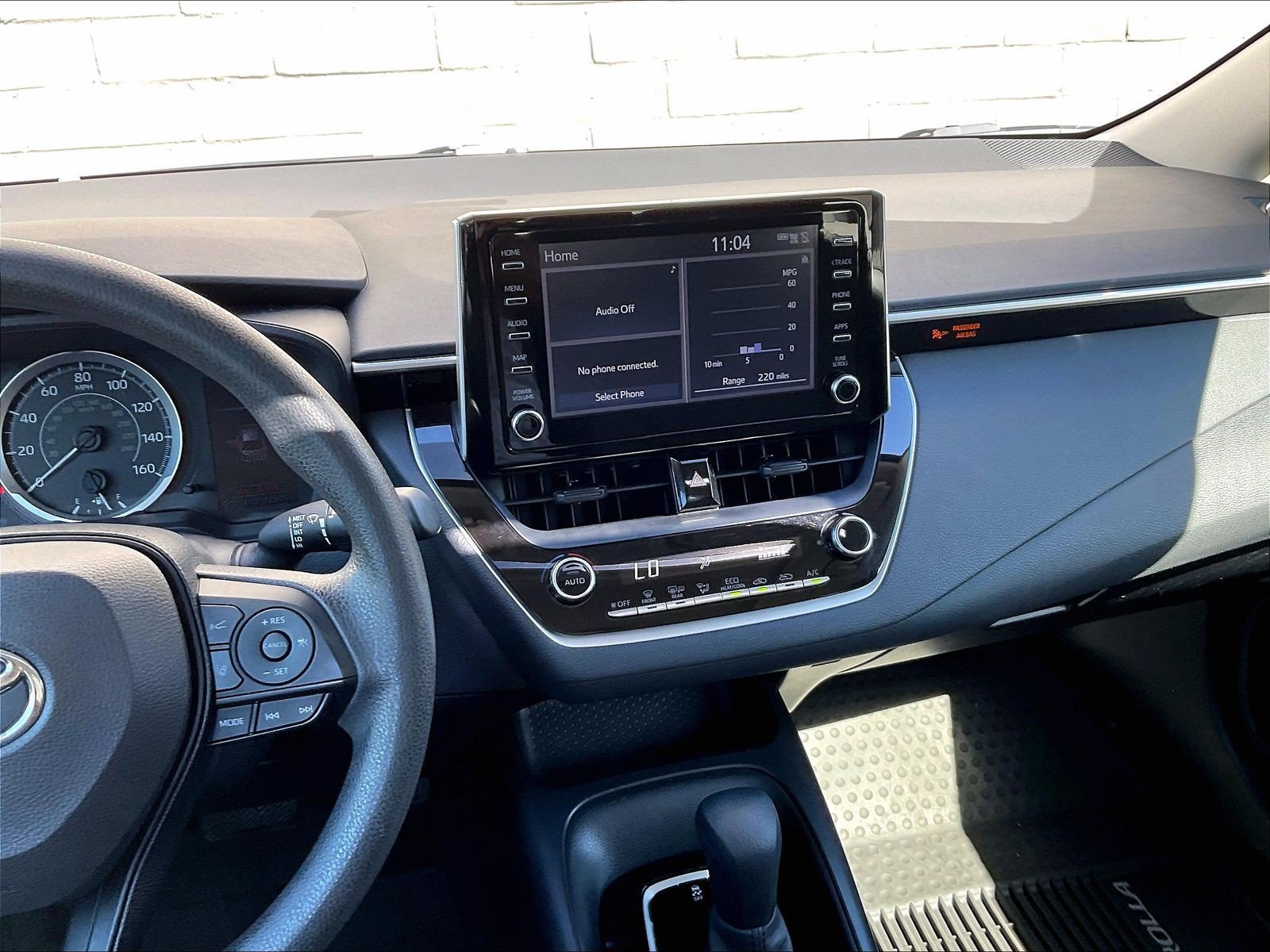 Used 2020 Toyota Corolla LE w/ LE Premium Package FWD image 5