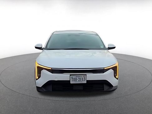 Used 2025 Kia K4 LXS image 3