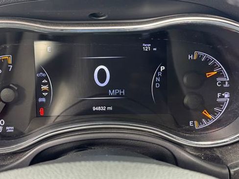 Used 2018 Jeep Grand Cherokee Laredo AWD/4WD image 20