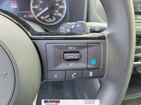 Used 2023 Nissan Rogue SV AWD/4WD image 23