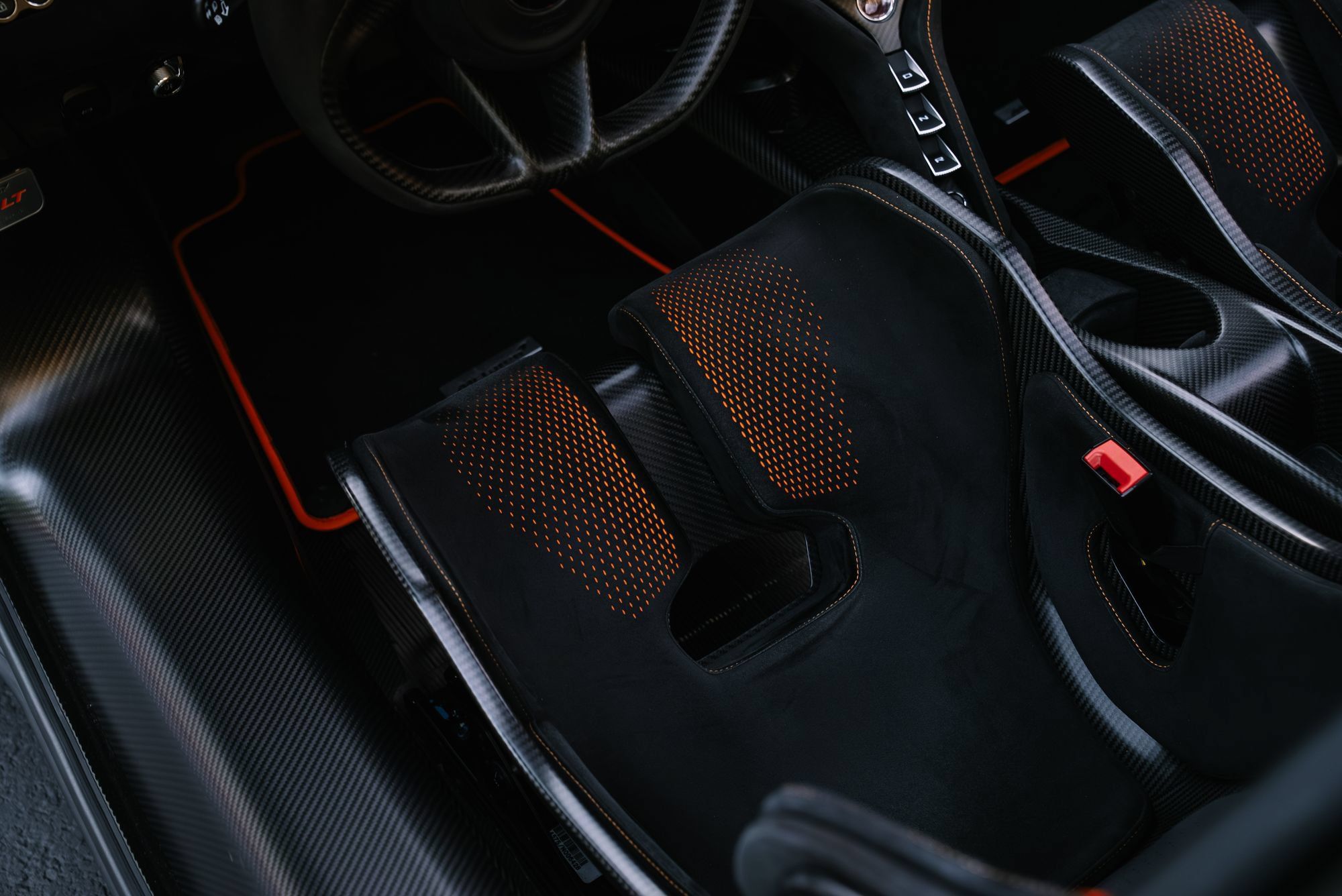 Used 2021 McLaren 765LT RWD image 18