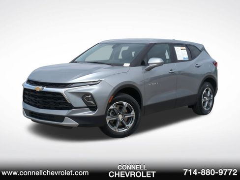Used 2025 Chevrolet Blazer LT FWD image 1