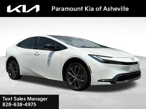Used 2024 Toyota Prius XLE FWD image 1