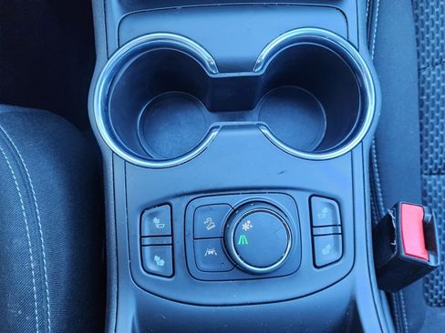 Used 2023 GMC Terrain SLE w/ Driver Convenience Package image 39