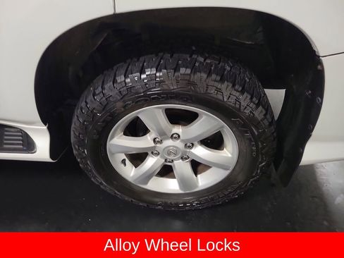 Used 2017 Lexus GX 460 w/ Navigation Package AWD/4WD image 11