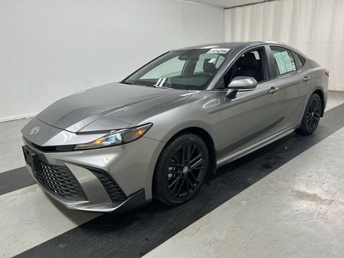 Used 2025 Toyota Camry SE w/ Convenience Package AWD/4WD image 5