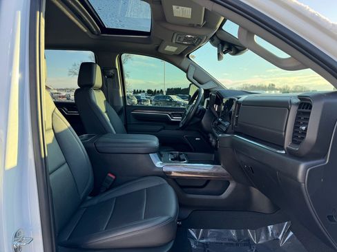 Used 2025 Chevrolet Silverado 2500 LTZ w/ Trail Boss Package image 12