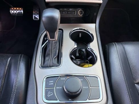Used 2016 Jeep Grand Cherokee Limited w/ Luxury Group II AWD/4WD image 29
