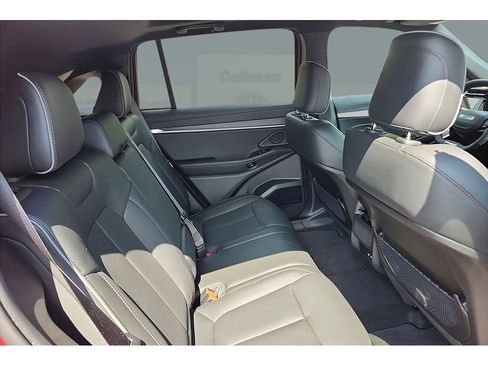 Used 2025 Jeep Wagoneer S Limited AWD/4WD image 14