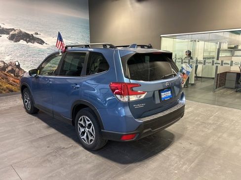 Used 2023 Subaru Forester Premium image 39