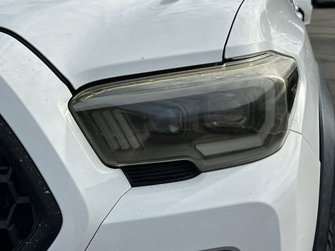 Used 2019 Toyota Tacoma TRD Off-Road image 10