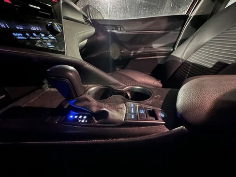 Used 2024 Toyota Camry SE image 15