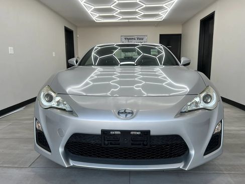 Used 2014 Scion FR-S RWD image 6