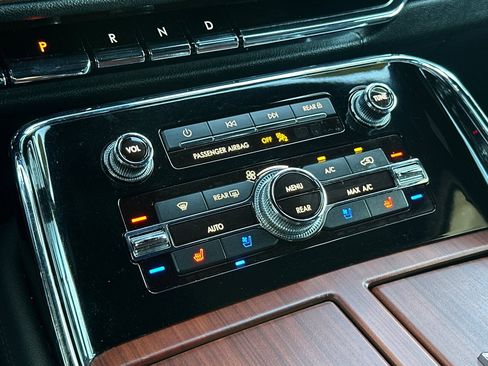 Certified 2022 Lincoln Navigator L Reserve image 21